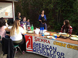 Students sharing pizza on the Rocklin Campus.